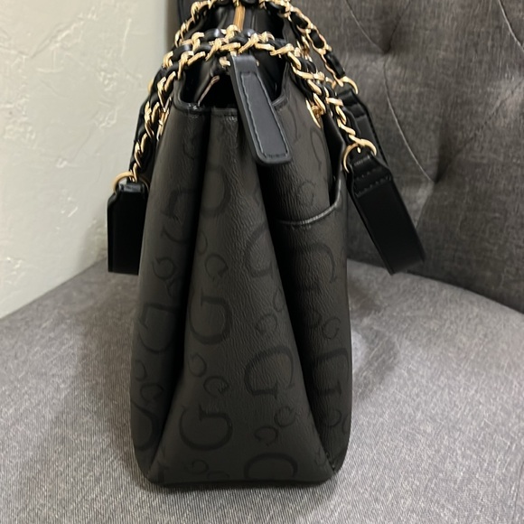 GUESS Black Shoulder Purse Gold Tone Hardware - Picture 6 of 16